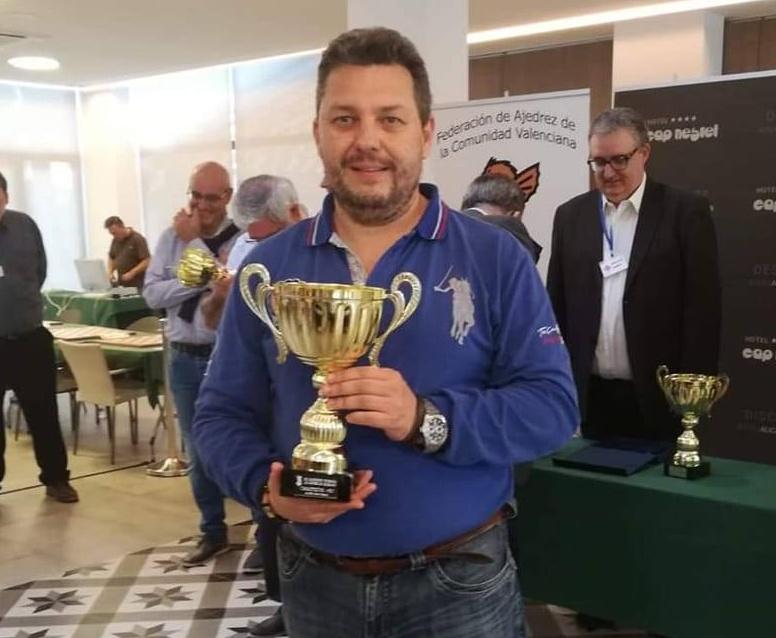 El tres veces campeón de España de veteranos Luis María Campos jugará en Santa Pola partidas simultáneas de ajedrez