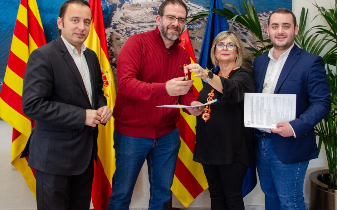 El Ayuntamiento de Santa Pola cede una sala municipal a la Asociación de Vecinos de Gran Alacant