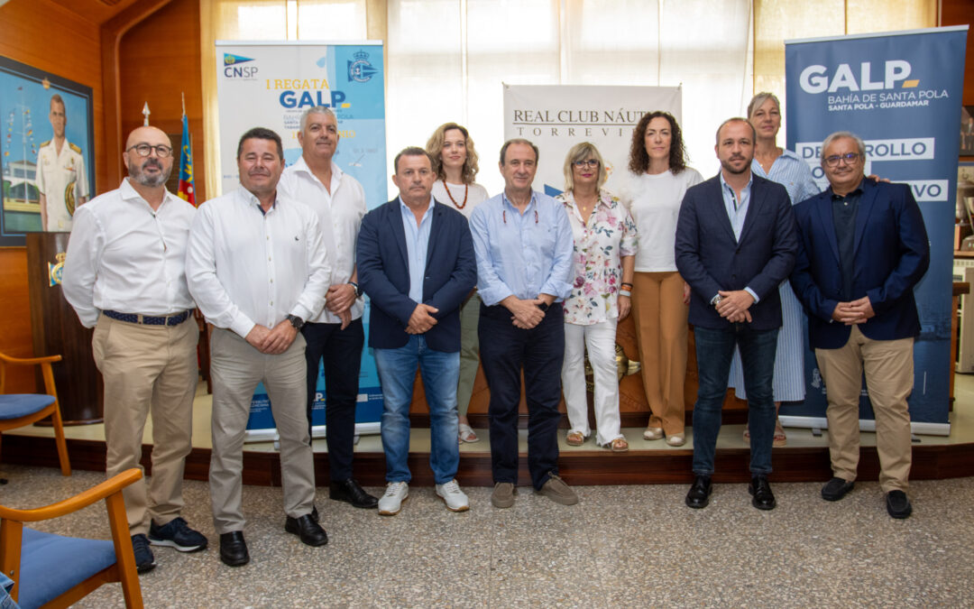 Torrevieja acoge la presentación de la I Regata GALP Bahía de Santa Pola que engloba deporte, innovación y tradición