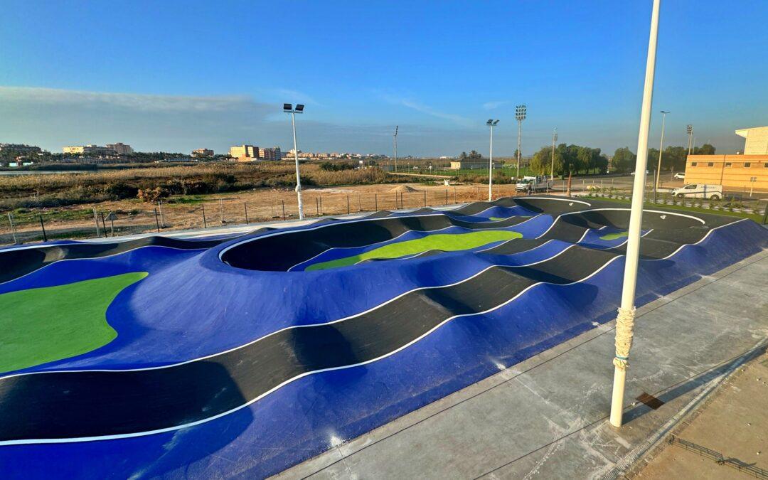 Santa Pola estrena este sábado su nueva pista de pumptrack y el rocódromo