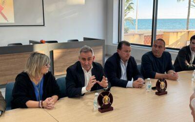 El conseller Barrachina es reunix a Santa Pola amb l’alcaldessa i les confraries de pescadors afectades per la retallada a la pesca d’arrossegament de la UE