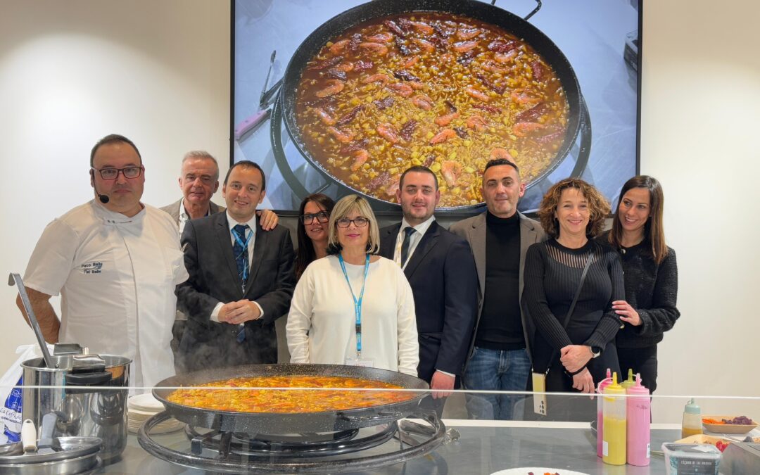 Santa Pola posa en valor la gamba roja de la seua badia en Fitur