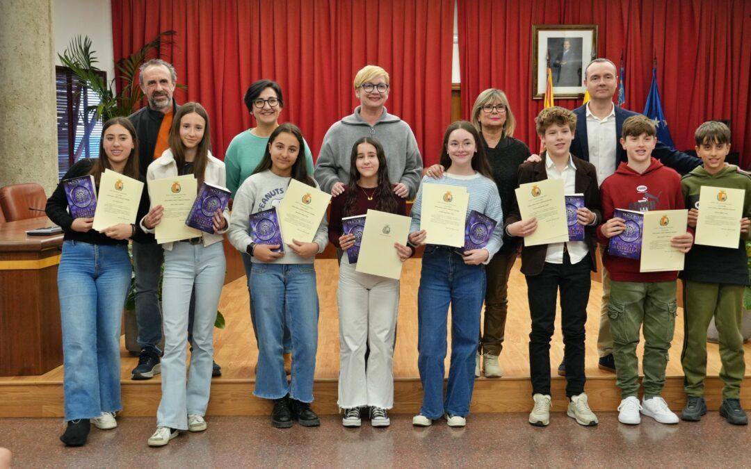 Diez estudiantes de Primaria reciben el reconocimiento a la excelencia académica