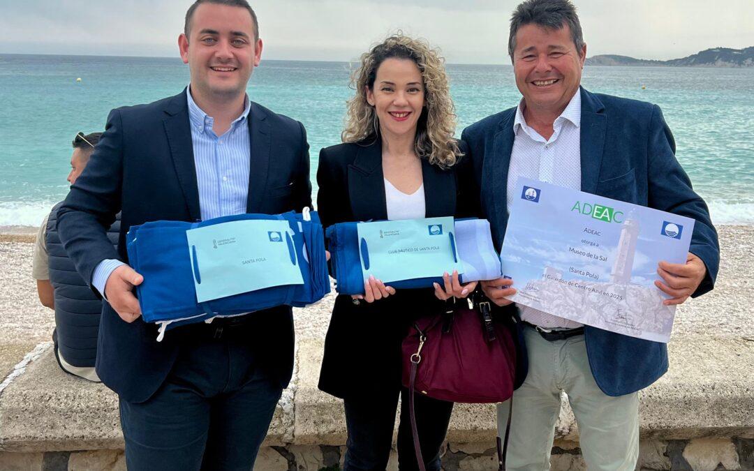 Santa Pola recoge sus siete Banderas Azules