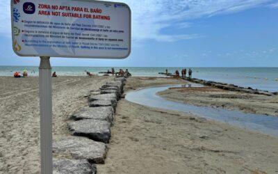 La Regidoria de Platges abalisa dos canals en els quals es desaconsella el bany per precaució