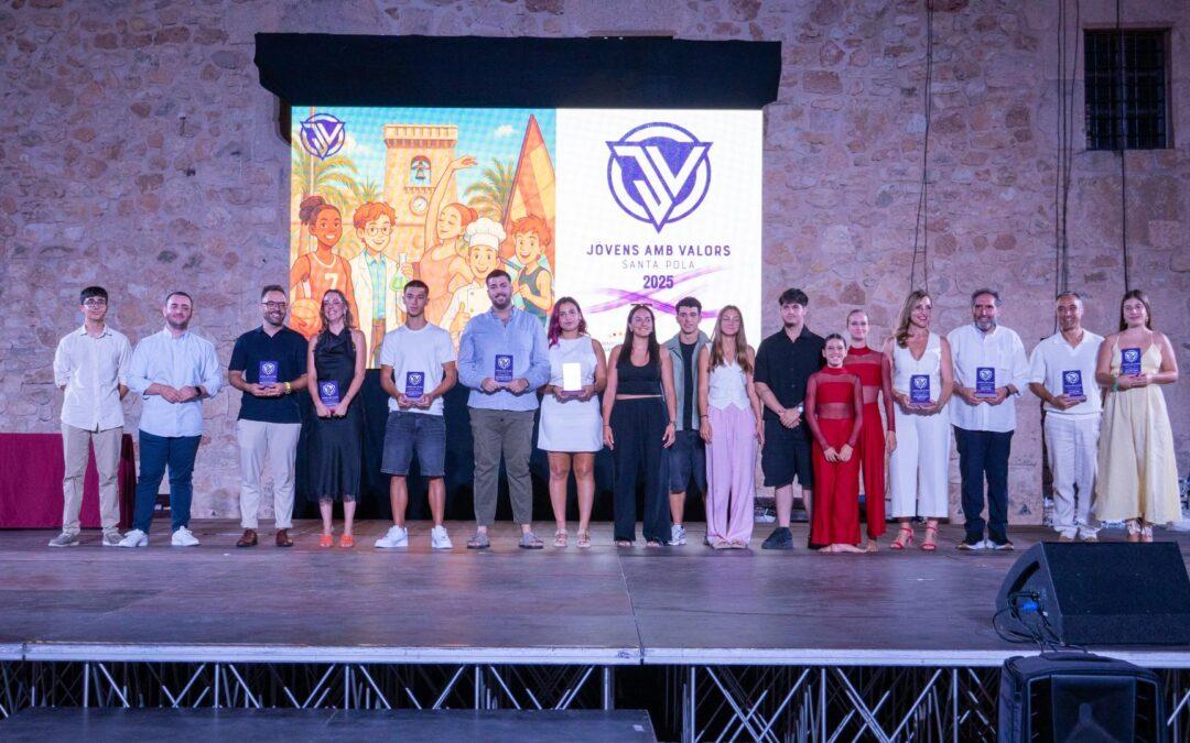 El talent jove de Santa Pola rep un reconeixement públic en la gala Jovens Amb Valors 2025
