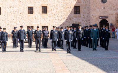 La Policía Local de Santa Pola reivindica en su día el juramento de conciencia, honor, lealtad y fidelidad