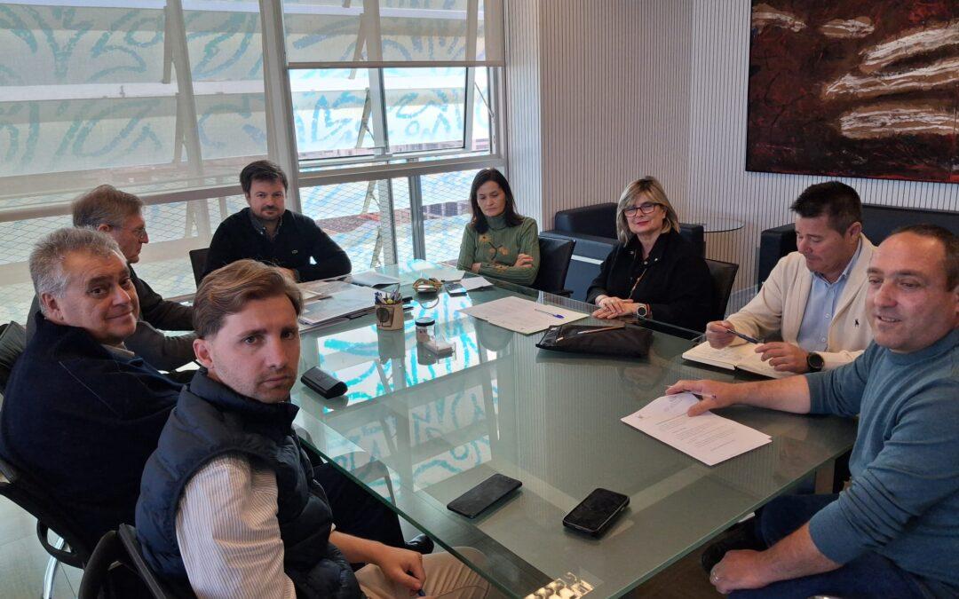 Ayuntamiento y Cofradía de Pescadores demandan en Valencia actuaciones urgentes en el puerto de Santa Pola