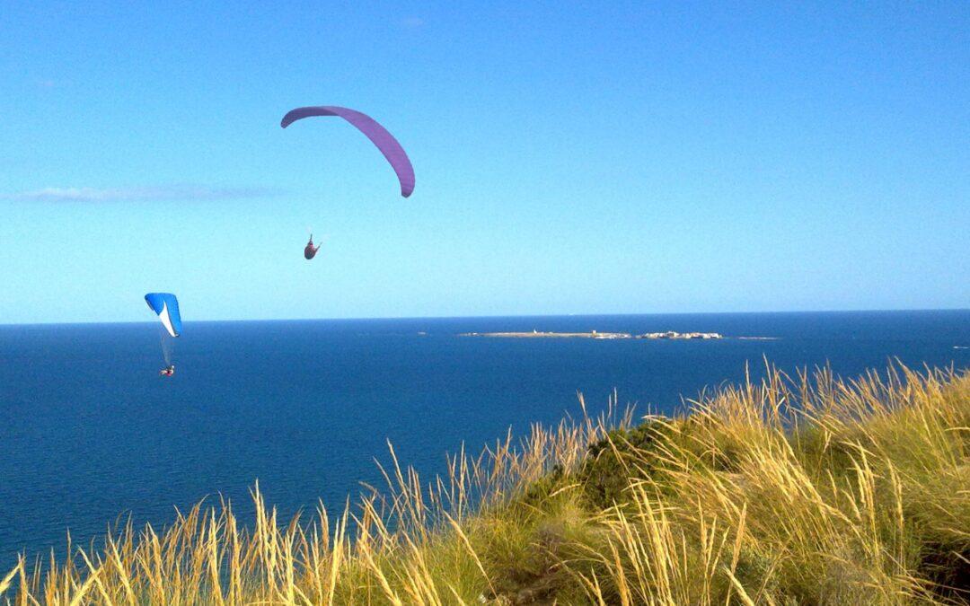 Santa Pola será referencia mundial del parapente este puente de mayo
