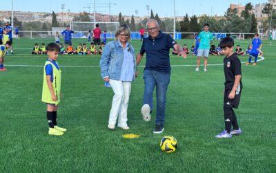 La Concejalía de Deportes invierte 160.000 euros en la renovación del césped artificial del campo de fútbol El Monsa