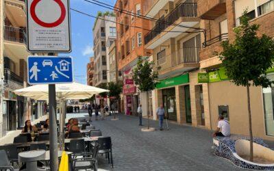 Las calles del centro de Santa Pola adaptan su tráfico al horario de verano