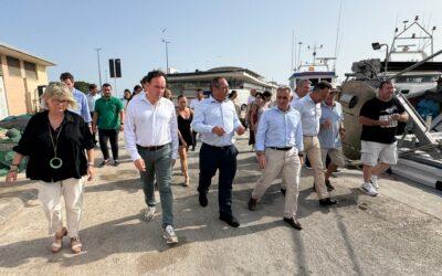 El president Juanfran Pérez Llorca visita el puerto de Santa Pola y se reúne con la Cofradía de Pescadores