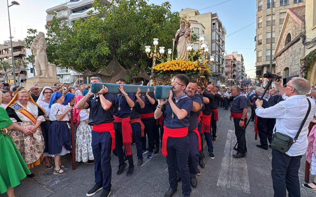 La Santa Pola marinera rinde homenaje a la Virgen del Carmen