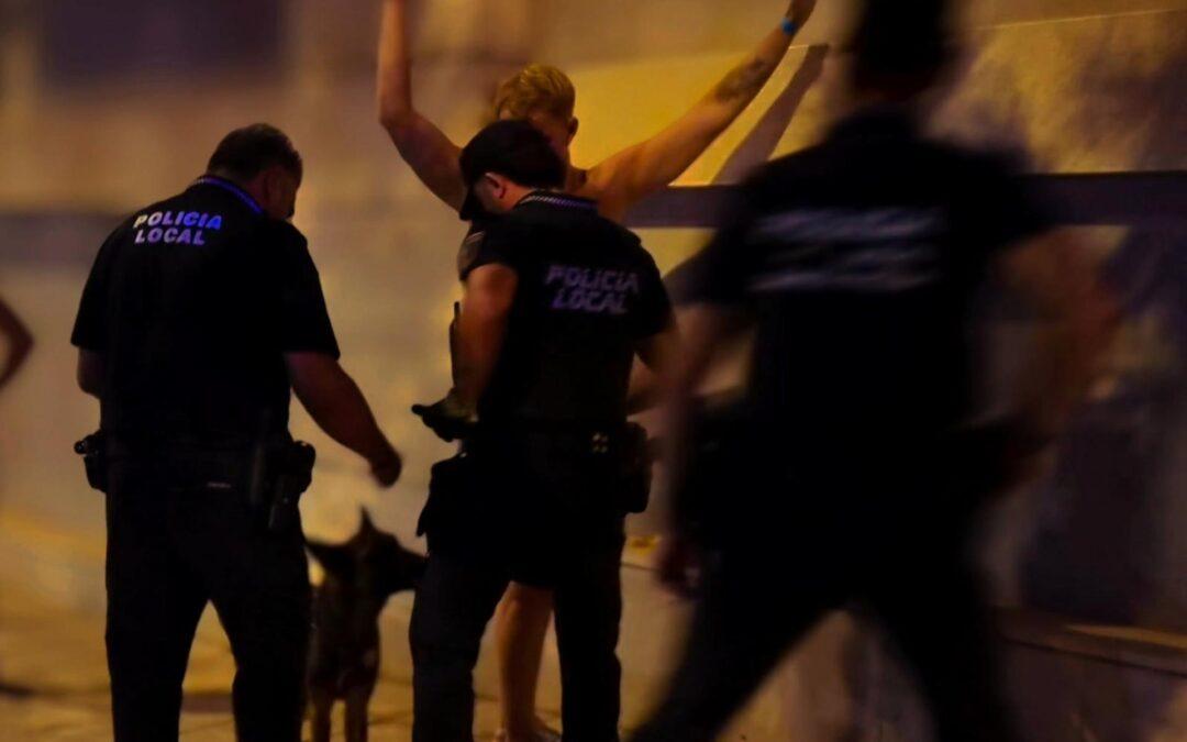 El operativo especial en fiestas del Servicio Canino de la Policía Local  acaba con más de cien denuncias