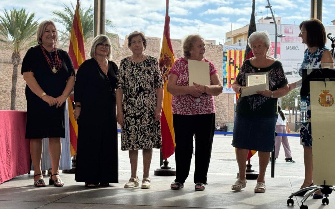 Santa Pola homenajea en el 9 d’Octubre a entidades y personas clave en la historia viva del pueblo